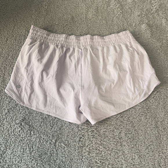 Lululemon Hotty Hot Short II *2.5"
Faint Lavender size 12 Reg/Summer Short - Picture 3 of 6
